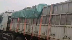 牛叔實(shí)地探廠記 揭秘三層實(shí)木地板開槽與金屬裝飾零售的匠心融合